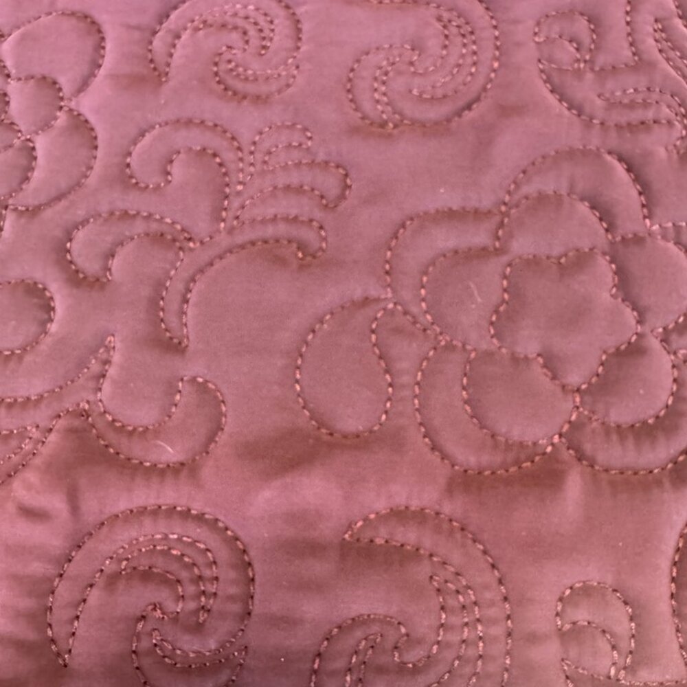 Vera Bradley Laptop Sleeve Burgandy Floral Interior - Picture 4 of 8